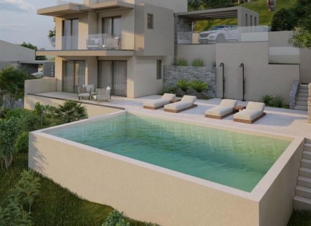 Private Infinity Pools & Panoramic Views